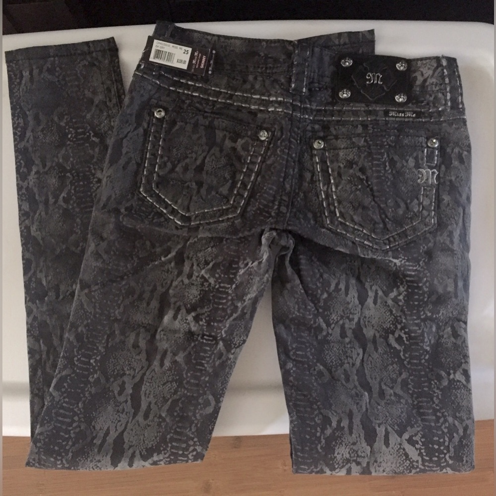 Miss Me Cargo NWT sz. 25 Skinny Jeans